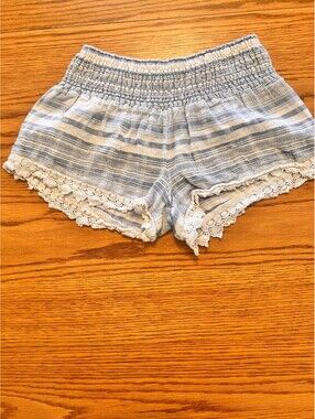 Papaya Women's Small Blue and White Striped Shorts with Lace Trim